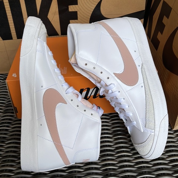 Nike W Blazer Mid ` 77 White / Pink Oxford - Black MEN`S - Picture 12 of 16